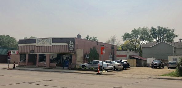 Great Redevelopment Opportunity For Sale in South Minneapolis! : 3320 E 54th St, Minneapolis, MN 55417
